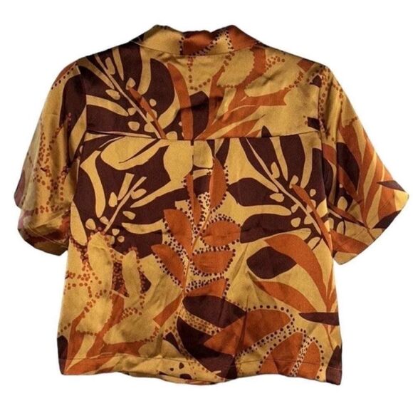 House of Harlow 1960 Floral Print
Shorts Set( Size Small) - Picture 6 of 10